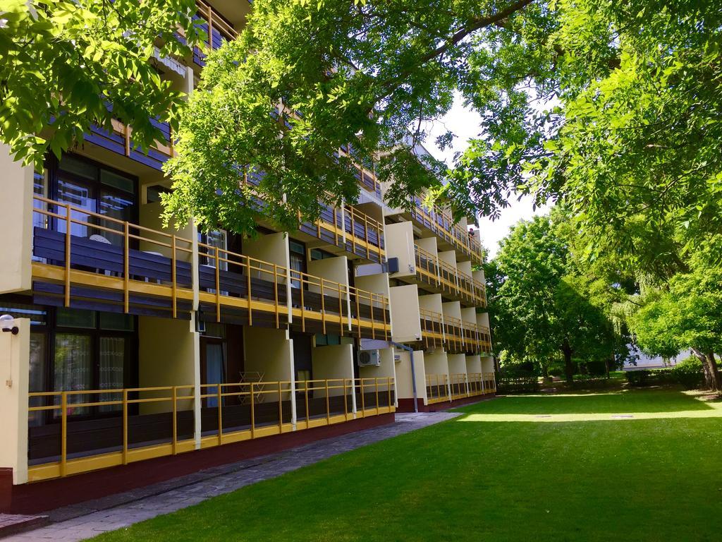 Kosztolányi Apartmanház Balatonfüred Exterior foto